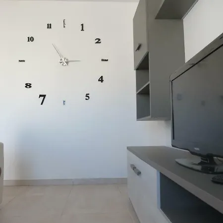 Joy Apartment *