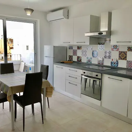 Joy Apartment *